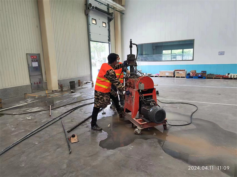 布拖厂房地面下沉塌陷注浆加固施工